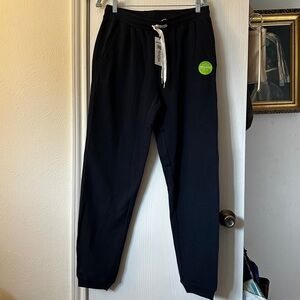 New Quicksilver essentials jogger pants, men’s size large. Navy blue, L